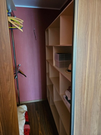 Ilgtermiņa īrei tiek piedāvāts vienistabas dzīvoklis ar atsevišķu virtuvi un iestiklotu Ogre un novads - foto 9