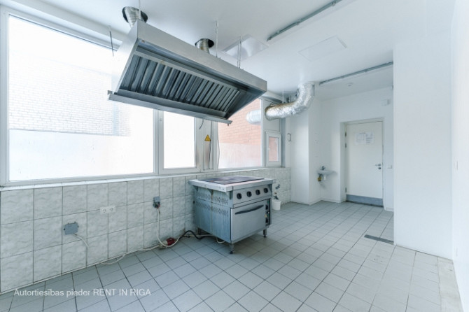 Izīrē kafejnīcas telpas Skanstē.  Telpu grupas izmantošanas veids - kafejnīca (kods 1230). Ir Rīga - foto 9