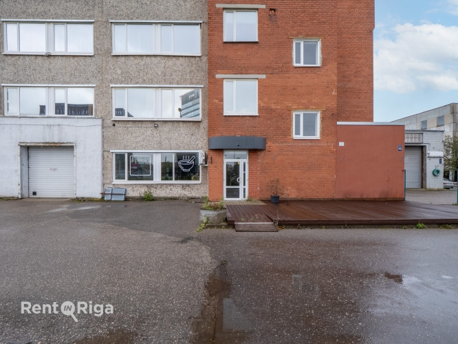 Izīrē kafejnīcas telpas Skanstē.  Telpu grupas izmantošanas veids - kafejnīca (kods 1230). Ir Rīga - foto 2