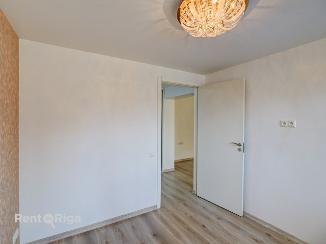 Pārdod 3 istabu dzīvokli Jūrmalā, Slokā  Piedāvājumā mājīgs, gaišs un labi izplānots 3 Jūrmala - foto 9