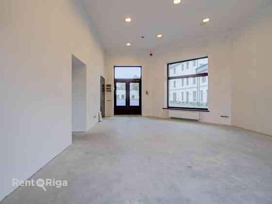 Новые, просторные и современные помещения в Тихом центре.  Предлагаются в аренду Rīga