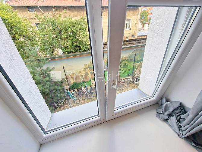 Pagalma ēka, renovēta māja, slēgts pagalms, ieeja no pagalma, kāpņu telpa pēc kosmētiskā Rīga - foto 6