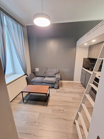 Fasādes māja, renovēta māja, ieeja no ielas, logi vērsti uz ielas pusi, divstāvīgs, studio Rīga - foto 10