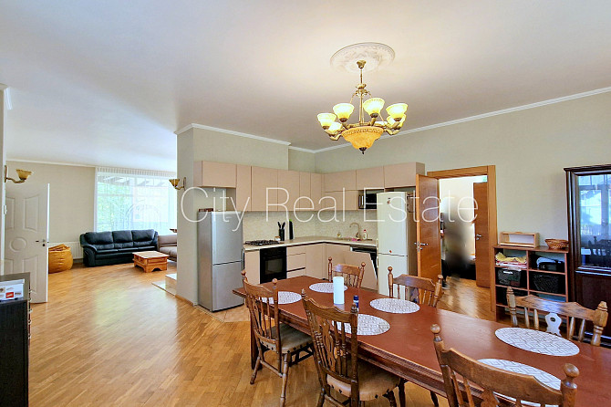 Zeme īpašumā, privātmāja, jaunceltne, labiekārtota apzaļumota teritorija 1705 m2, bruģēts Jūrmala - foto 11