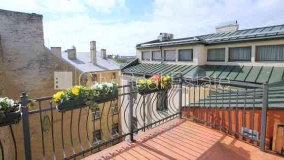 Фасадный дом, реновированный дом, заменены инженерные коммуникации, поменянное Rīga