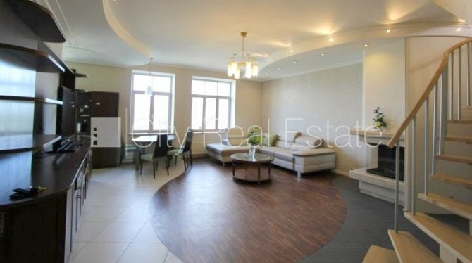 Fasādes māja, renovēta māja, nomainītas inženierkomunikācijas, mainīts Jumta segums, Rīga - foto 1