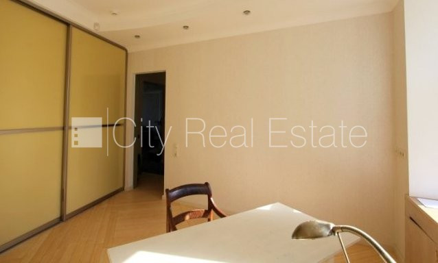 Šo dzīvokli izīrē pa diennaktīm (īstermiņa īre), īres cena sludinājumā norādīta par Rīga - foto 19