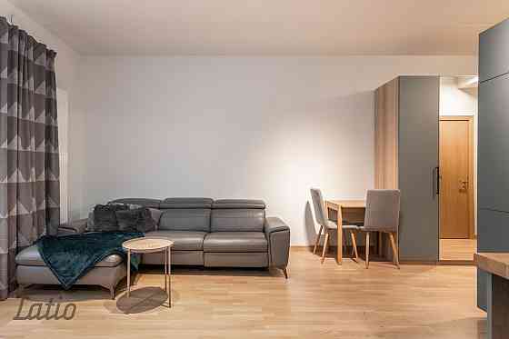 Īrei tiek piedāvāts plašs, mēbelēts 2 istabu dzīvoklis jaunā projektā Miera ielā 103!
Dzīvoklis ir g Rīga