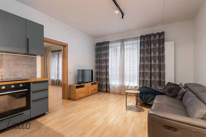 Īrei tiek piedāvāts plašs, mēbelēts 2 istabu dzīvoklis jaunā projektā Miera ielā 103! Rīga - foto 1