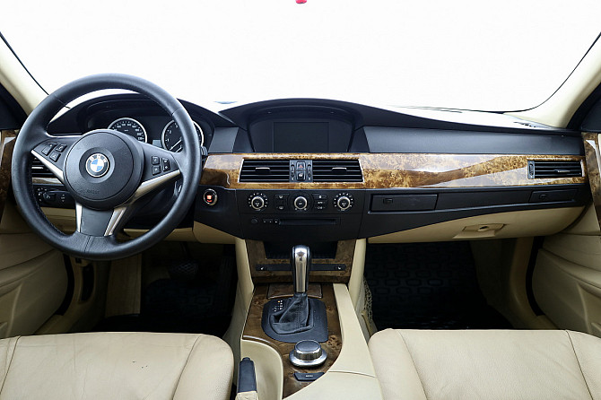 BMW 525 xDrive Executive ATM 2.5 160kW Таллин - изображение 5