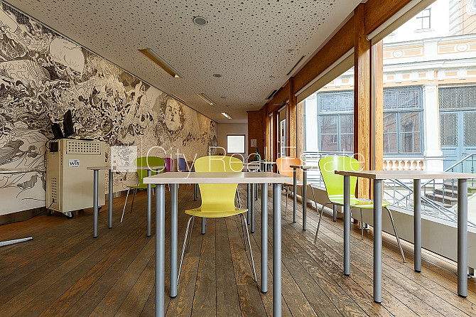 Fasādes māja, renovēta māja, ieeja no ielas, kāpņu telpa pēc kapitālā remonta, logi Rīga - foto 18