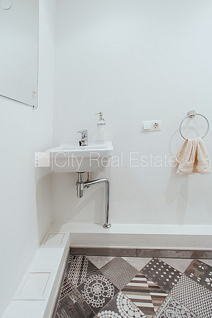 Fasādes māja, renovēta māja, ieeja no ielas, logi vērsti uz pagalma pusi, gaisa ventilācijas Rīga - foto 15