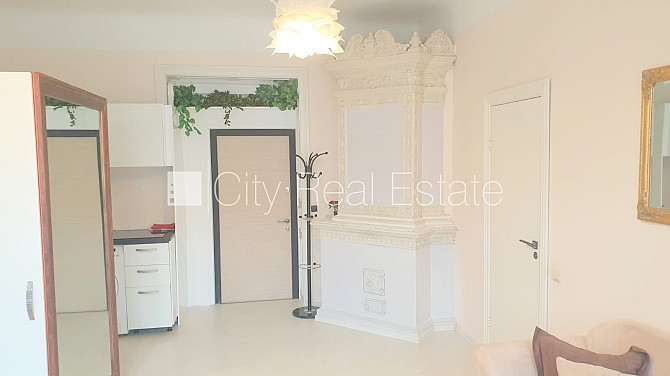 Fasādes māja, renovēta māja, ieeja no ielas, ir lifts, kāpņu telpa pēc kosmētiskā remonta, Rīga - foto 15