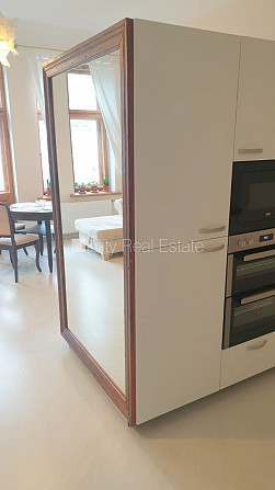 Fasādes māja, renovēta māja, ieeja no ielas, ir lifts, kāpņu telpa pēc kosmētiskā remonta, Rīga - foto 14