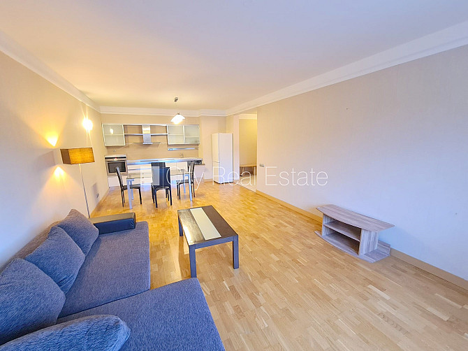 Jaunceltne, fasādes māja, labiekārtota apzaļumota teritorija, slēgta teritorija, garāžas Rīga - foto 4