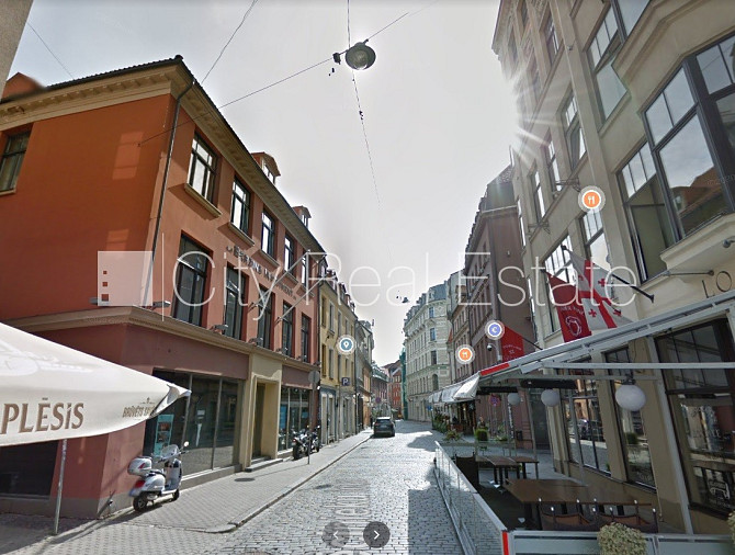 Fasādes māja, renovēta māja, slēgts pagalms, ieeja no ielas, kāpņu telpa pēc kapitālā Rīga - foto 14