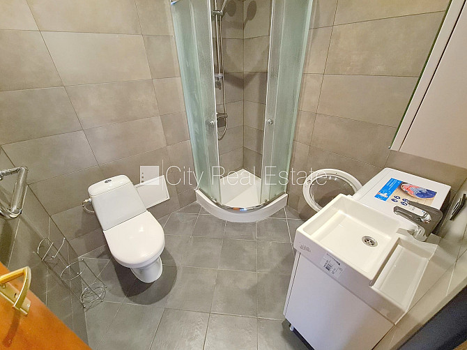 Jaunceltne, fasādes māja, slēgts pagalms, ieeja no ielas, ir lifts, kāpņu telpa pēc Rīga - foto 10