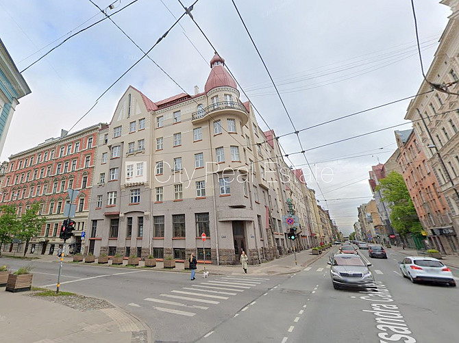 Fasādes māja, renovēta māja, ieeja no ielas, ir lifts, kāpņu telpa pēc kosmētiskā remonta, Rīga - foto 20