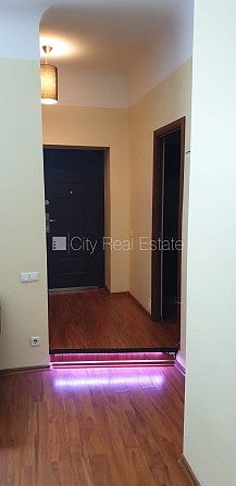 Pagalma ēka, renovēta māja, slēgts pagalms, objektu apsargā fiziskā apsardze, ieeja no Rīga - foto 13