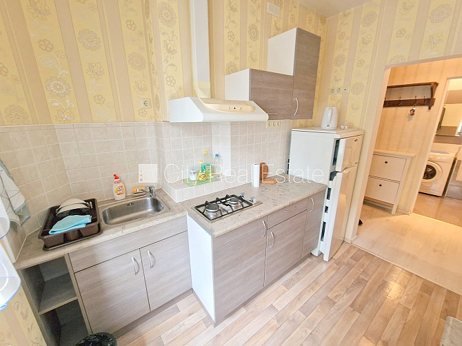 Fasādes māja, slēgts pagalms, ieeja no pagalma, ir lifts, logi vērsti uz ielas pusi, plašs Rīga - foto 3