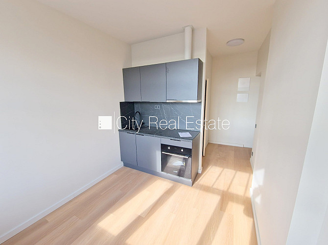 Pagalma ēka, renovēta māja, slēgts pagalms, ieeja no ielas un pagalma, kāpņu telpa pēc Rīga - foto 3