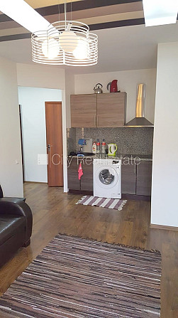 Fasādes māja, slēgts pagalms, ieeja no ielas, ir lifts, kāpņu telpa pēc kapitālā remonta, Rīga - foto 12