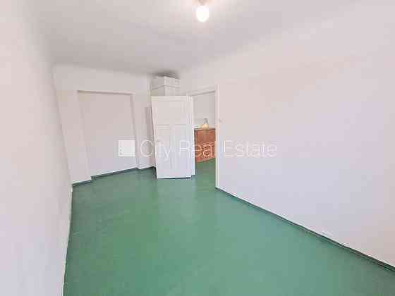 Дом во дворе, реновированный дом, закрытая территория, вход со двора, лестничная Rīga