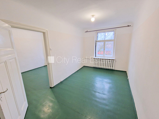 Pagalma māja, renovēta māja, slēgta teritorija, ieeja no pagalma, kāpņu telpa pēc Rīga - foto 2