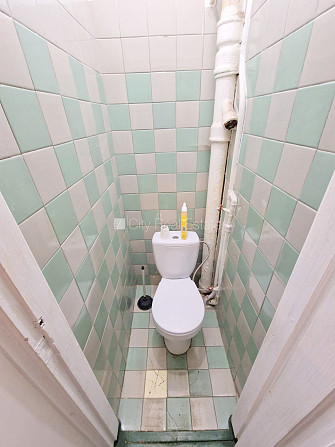 Pagalma māja, renovēta māja, slēgta teritorija, ieeja no pagalma, kāpņu telpa pēc Rīga - foto 19