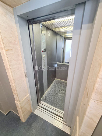 Fasādes māja, renovēta māja, slēgts pagalms, ieeja no ielas un pagalma, ir lifts, kāpņu Rīga - foto 20