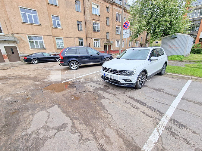 Vieta automašīnai, iebraukšana teritorijā uzrādot caurlaidi, teritorijas stāvlaukums noklāts Rīga - foto 7