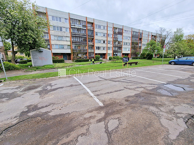 Vieta automašīnai, iebraukšana teritorijā uzrādot caurlaidi, teritorijas stāvlaukums noklāts Rīga - foto 2