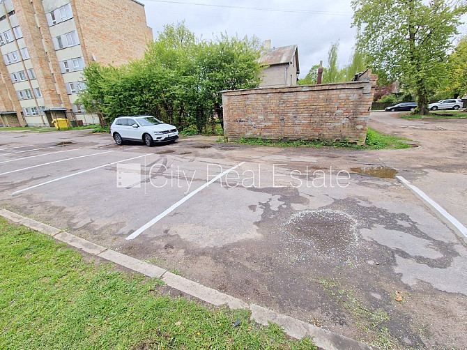 Место для машины, въезд на территорию предъявляя пропуск, стоянка на территории Рига - изображение 7