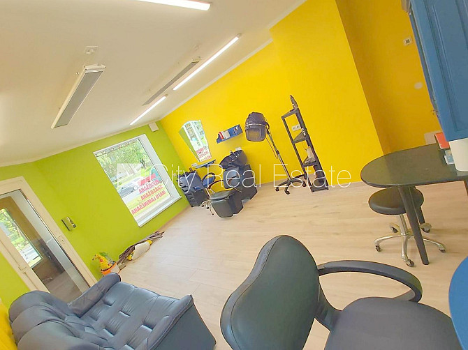 Fasādes māja, renovēta māja, vieta automašīnai, ieeja no ielas, logi vērsti mājas abās Rīga - foto 4