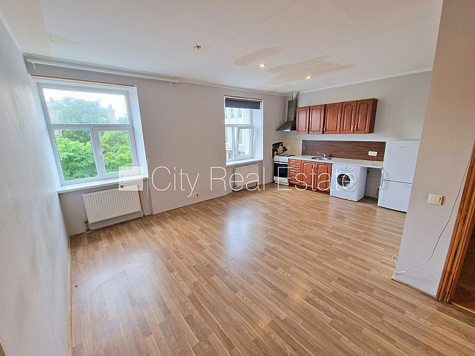 Pagalma ēka, renovēta māja, slēgts pagalms, ieeja no ielas un pagalma, kāpņu telpa pēc Rīga - foto 3