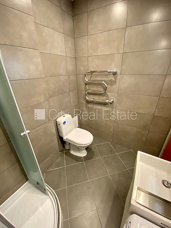 Fasādes māja, renovēta māja, slēgts pagalms, ieeja no ielas, ir lifts, kāpņu telpa pēc Rīga - foto 10