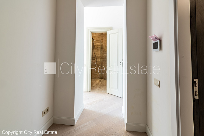 Zeme īpašumā, fasādes māja, renovēta māja, slēgts pagalms, ir lifts, kāpņu telpa pēc Rīga - foto 8