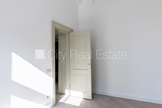 Zeme īpašumā, fasādes māja, renovēta māja, slēgts pagalms, ir lifts, kāpņu telpa pēc Rīga - foto 7