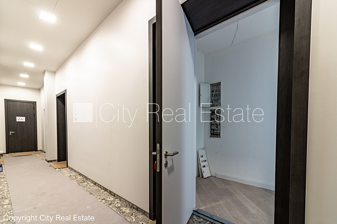 Zeme īpašumā, fasādes māja, renovēta māja, slēgts pagalms, ir lifts, kāpņu telpa pēc Rīga - foto 10
