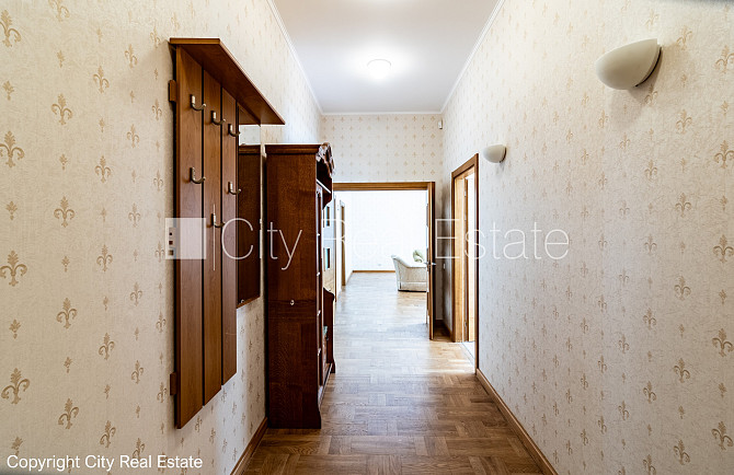 Fasādes māja, renovēta māja, slēgts pagalms, vieta automašīnai, ieeja no ielas un pagalma, Rīga - foto 7
