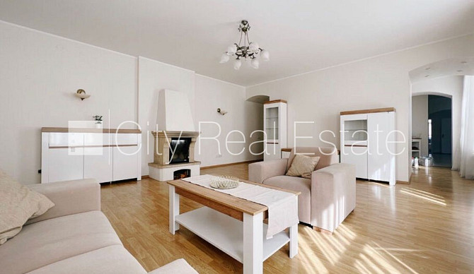 Renovēta māja, slēgts pagalms, kāpņu telpa pēc kapitālā remonta, balkons, sauna, logi Rīga - foto 10