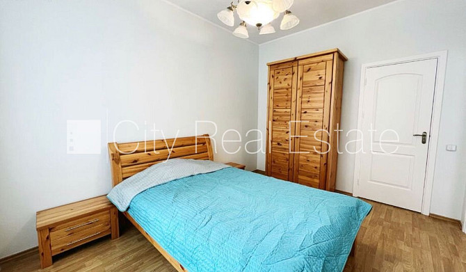 Renovēta māja, slēgts pagalms, kāpņu telpa pēc kapitālā remonta, balkons, sauna, logi Rīga - foto 15