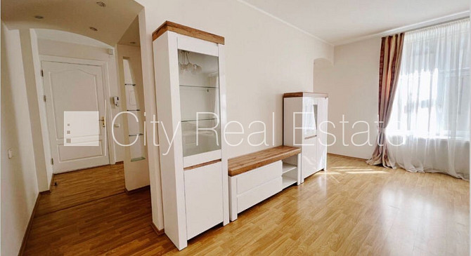 Renovēta māja, slēgts pagalms, kāpņu telpa pēc kapitālā remonta, balkons, sauna, logi Rīga - foto 12