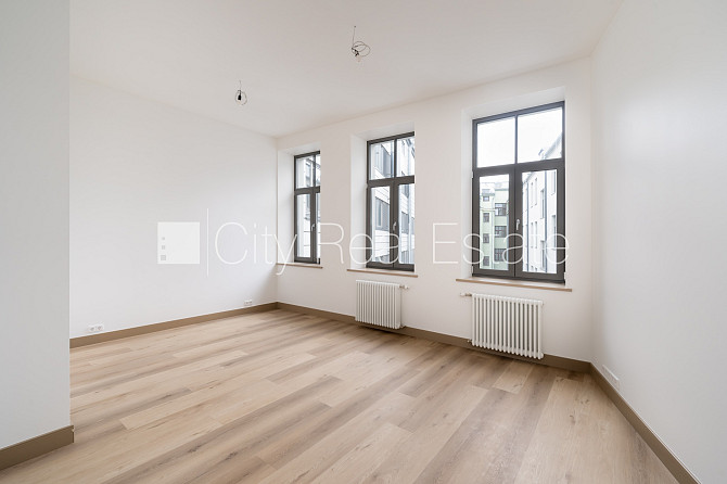 Fasādes māja, renovēta māja, ieeja no ielas, ir lifts, terase, logi vērsti mājas abās Rīga - foto 7