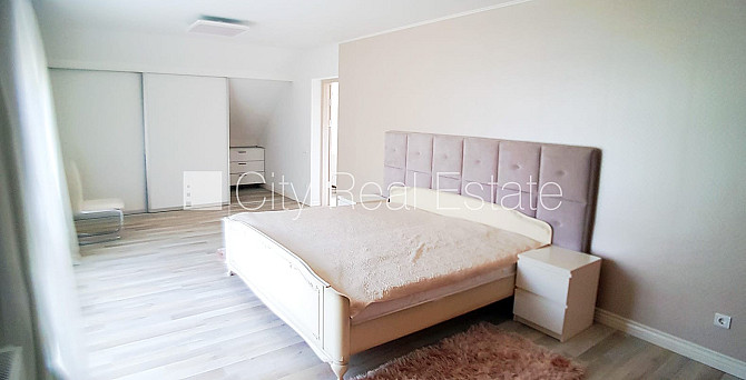 Privātmāja, fasāde ar dekoratīvo apmetumu, labiekārtots apzaļumots pagalms, garāža vienai Jūrmala - foto 6