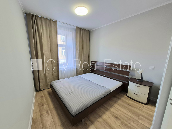 Pagalma māja, renovēta māja, slēgts pagalms, apsargāta teritorija, ieeja no pagalma, kāpņu Rīga - foto 20