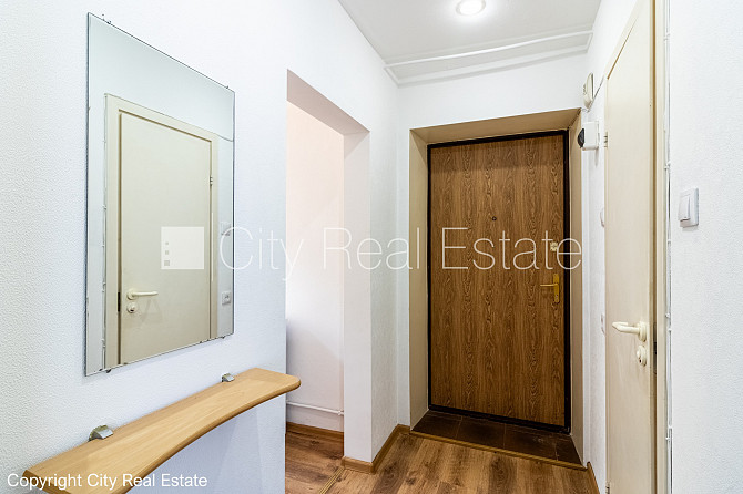 Pagalma māja, renovēta māja, slēgts pagalms, apsargāta teritorija, ieeja no pagalma, kāpņu Rīga - foto 4