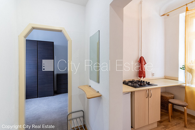 Pagalma māja, renovēta māja, slēgts pagalms, apsargāta teritorija, ieeja no pagalma, kāpņu Rīga - foto 5