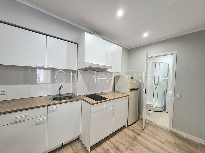 Pagalma māja, renovēta māja, slēgts pagalms, apsargāta teritorija, ieeja no pagalma, kāpņu Rīga - foto 16