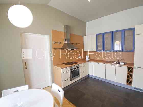 Проект - Palisade (Палисаде), фасадный дом, реставрированный дом, мансарда, лифт, Rīga